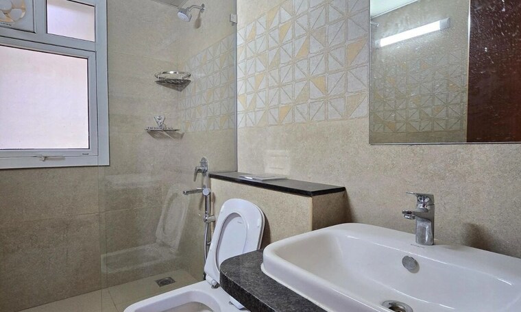 Bathroom, prestige-fairfield 3 Bedroom 2000 Sq.Ft. Apartment In Rmv 2nd Stage Bangalore 10437676
