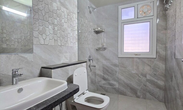 Bathroom, prestige-fairfield 3 Bedroom 2000 Sq.Ft. Apartment In Rmv 2nd Stage Bangalore 10437676