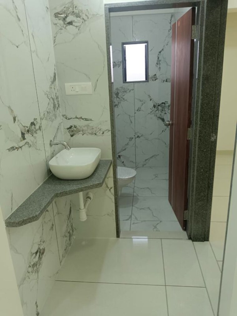 Bathroom, bhayli 2 Bedroom 720 Sq.Ft. Apartment In Bhayli Vadodara 10435459