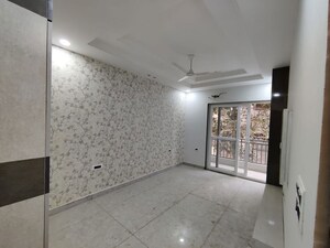 Room in 4 BHK Builder Floor at Green Fields Colony – for Rent