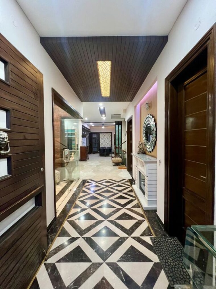  Parking, ambala highway 5 Bedroom 2531 Sq.Ft. Independent House In Ambala Highway Zirakpur 10437733