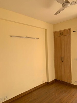 Room in 3 BHK Apartment at Sector 75 – for Rent