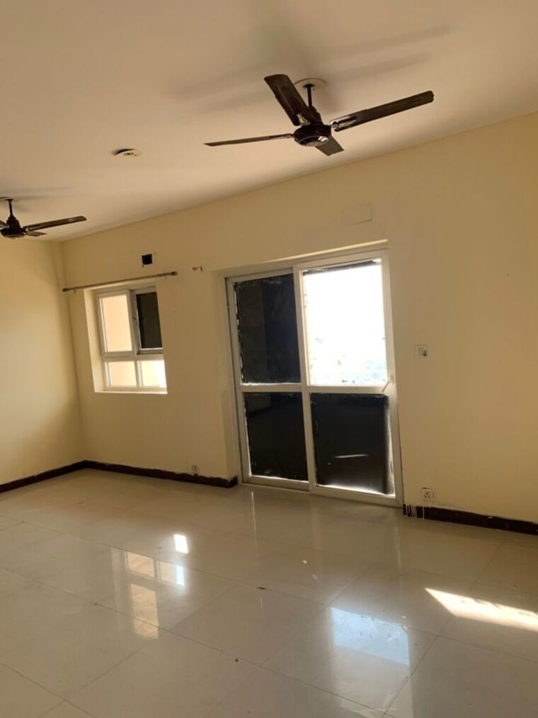 Room, sector 75 3 Bedroom 1919 Sq.Ft. Apartment In Sector 75 Faridabad 10437555