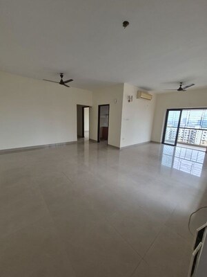 Room in 3 BHK Apartment at Ruchi Active Acres, Tangra – for Sale