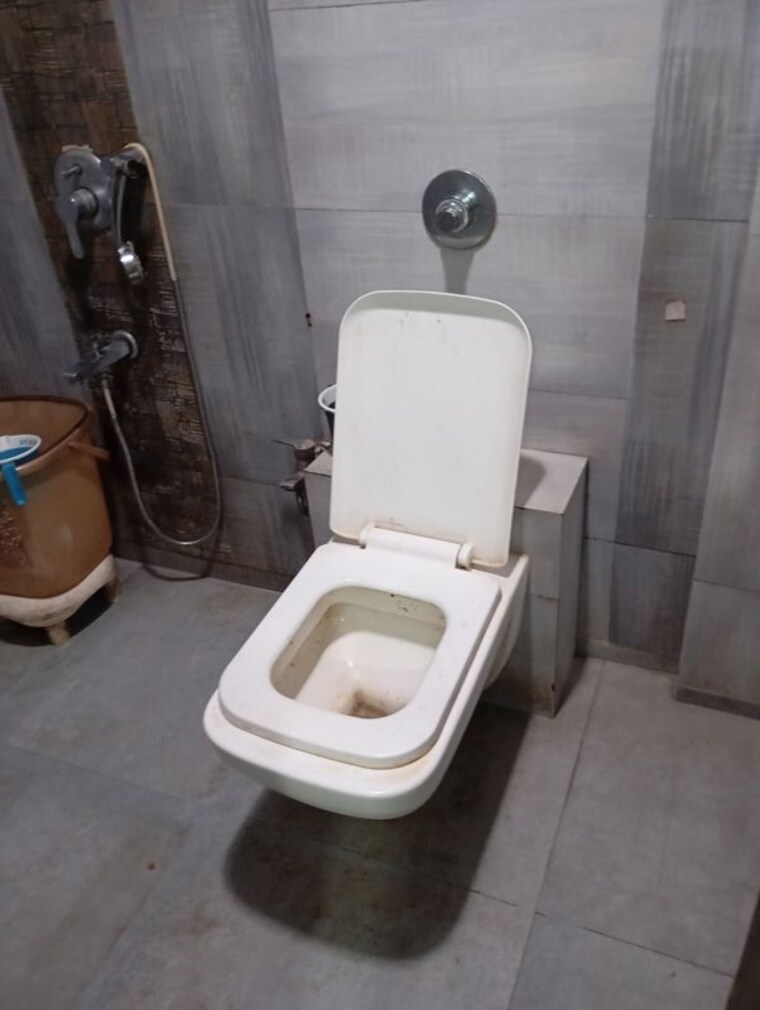 Bathroom, akal-chs 1 Bedroom 420 Sq.Ft. Apartment In Andheri East Mumbai 10437791