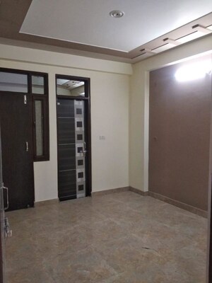 Room in 2 BHK Builder Floor at Maan Heights, Gaur City 1 – for Rent