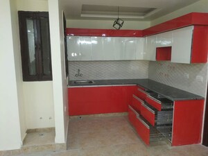 Team Area in 2 BHK Builder Floor at Maan Heights, Gaur City 1 – for Rent