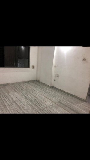 Room in 2 BHK Apartment at Eden Garden Tower, Chembur – for Rent