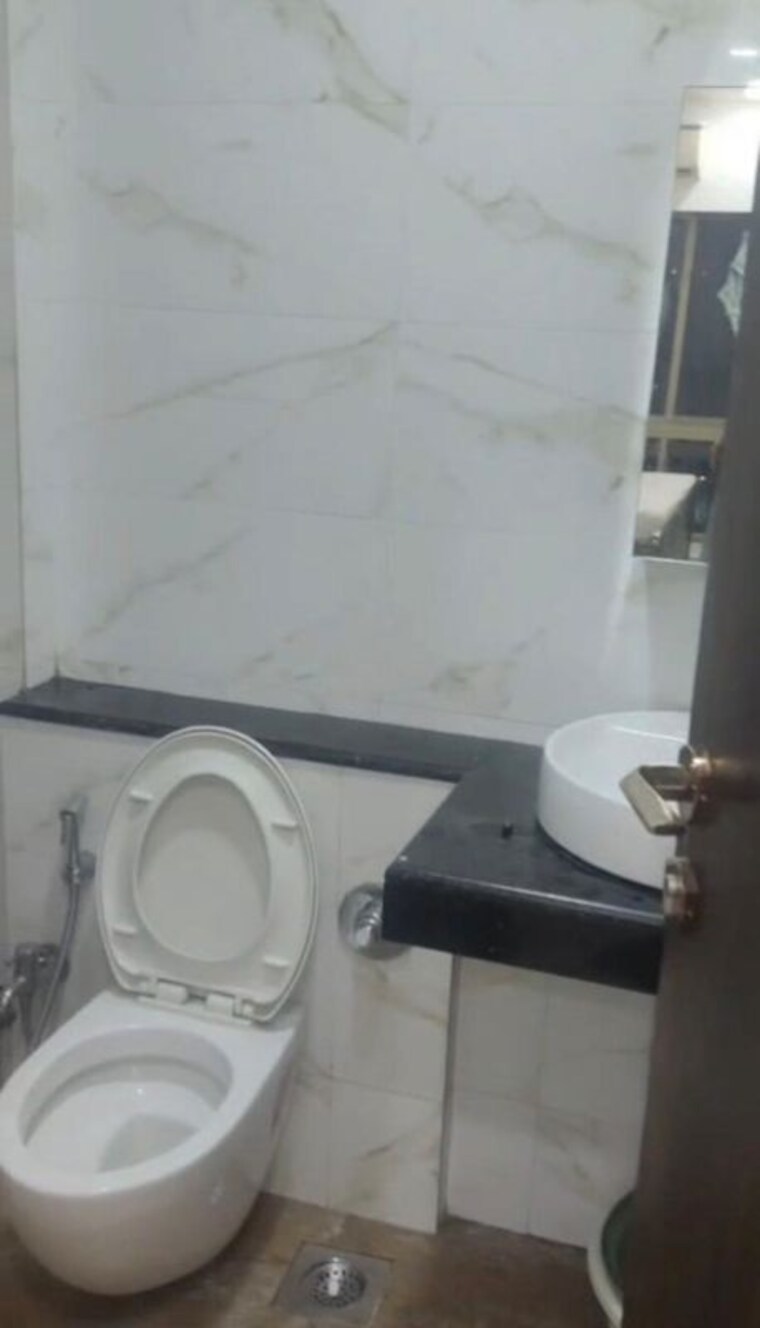 Bathroom, sheth-vasant-oasis 2 Bedroom 1025 Sq.Ft. Apartment In Andheri East Mumbai 10437767