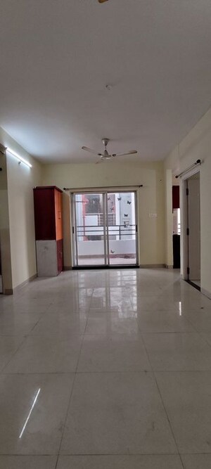 Room in 3 BHK Apartment at Moudhapara – for Rent