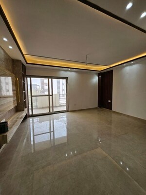 Room in 5 BHK Builder Floor at Green Fields Colony – for Sale