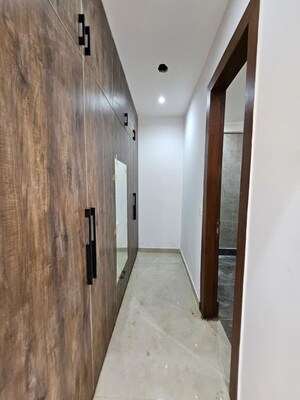 Building Lobby in 5 BHK Builder Floor at Green Fields Colony – for Sale