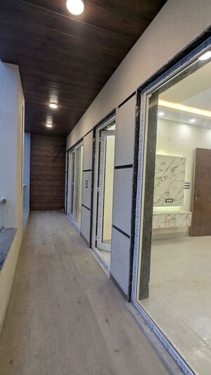 Building Lobby in 5 BHK Builder Floor at Green Fields Colony – for Sale