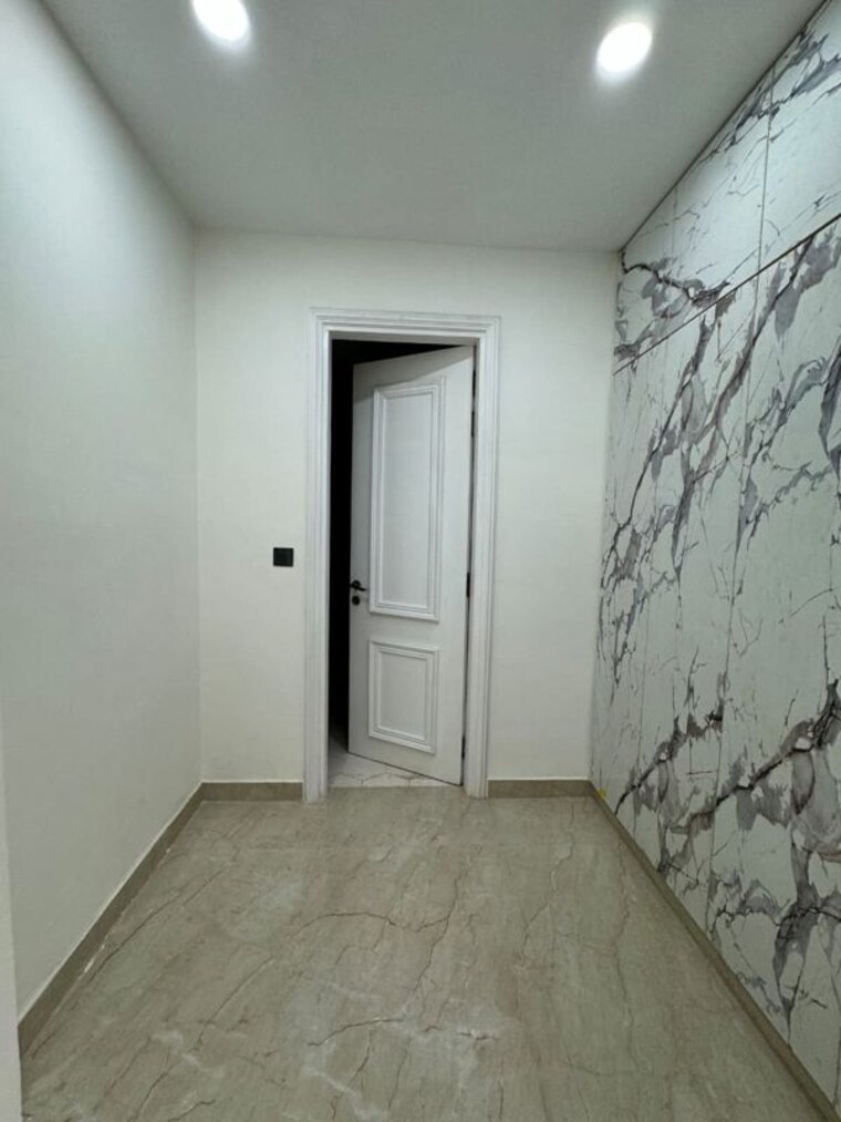 Room, green fields colony 5 Bedroom 5000 Sq.Ft. Builder Floor In Green Fields Colony Faridabad 10437898