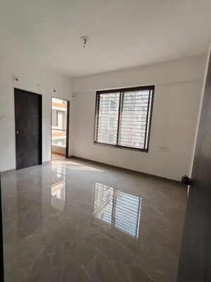 Room in 3 BHK Apartment at Solaris Plus, Bhayli – for Sale