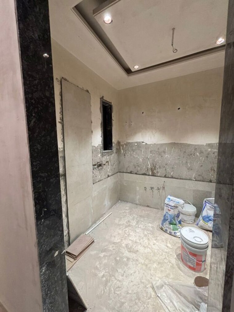 Bathroom, safdarjung enclave 3 Bedroom 150 Sq.Yd. Builder Floor In Safdarjung Enclave Delhi 10437892