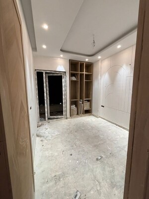 Room in 3 BHK Builder Floor at Safdarjung Enclave – for Sale