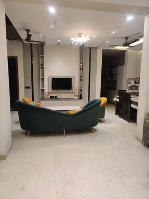 Living Room in 2 BHK Builder Floor at Sector 16 – for Rent