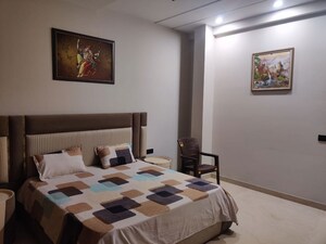 Bedroom in 2 BHK Builder Floor at Sector 16 – for Rent