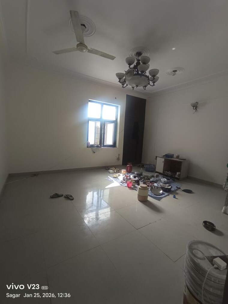 Room, sector 23 3 Bedroom 1680 Sq.Ft. Builder Floor In Sector 23 Noida 10437945
