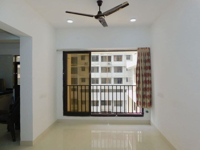 Room, b-g-shirke-monte-verita-north-annexe 1 Bedroom 550 Sq.Ft. Apartment In Borivali East Mumbai 10437937