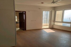 Room in 2 BHK Apartment at Hero Homes Gurgaon, Sector 104 – for Rent