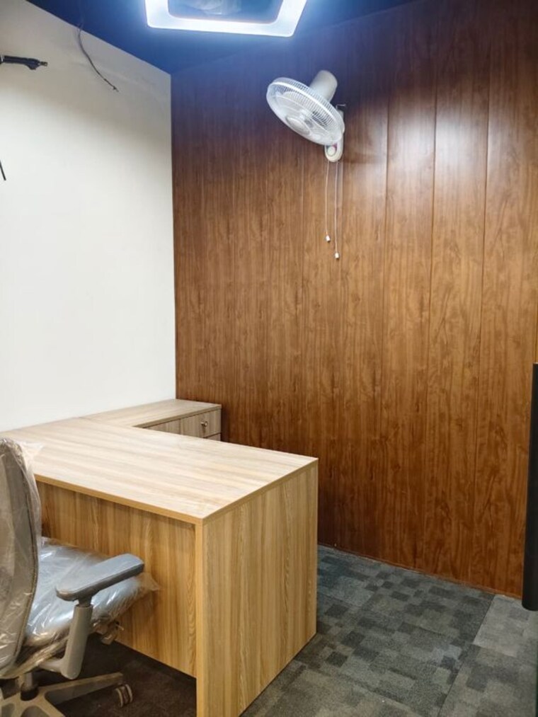 Bedroom, sector 63 Commercial Office Space 1000 Sq.Ft. In Sector 63 Noida 10437858
