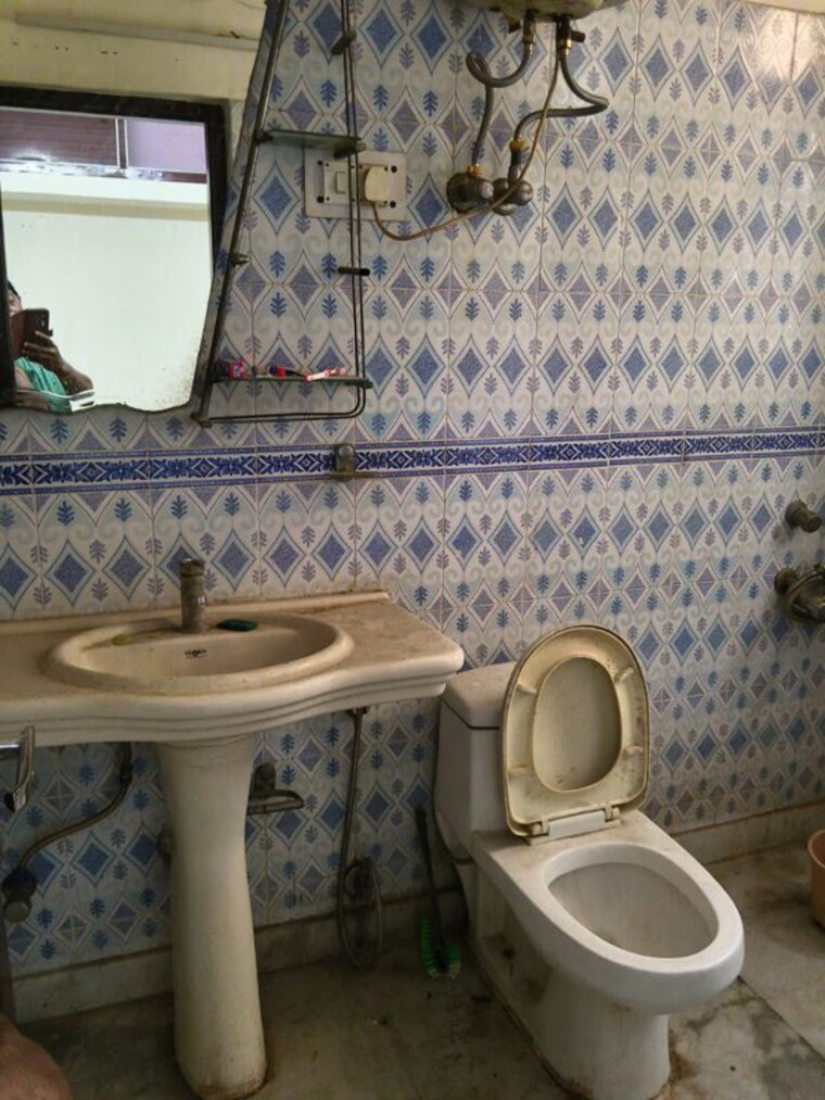 Bathroom, mehrauli 2 Bedroom 85 Sq.Yd. Builder Floor In Mehrauli Delhi 10437973