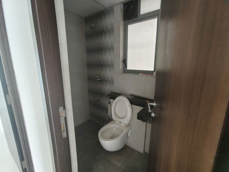 Bathroom, kalpataru-elitus-bhandup 1.5 Bedroom 550 Sq.Ft. Apartment In Bhandup West Mumbai 10437987