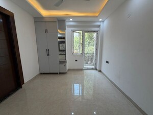 Room in 3 BHK Builder Floor at Hargobind Enclave – for Sale