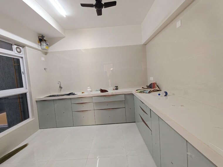 Bathroom, manthan-galaxy 2 Bedroom 792 Sq.Ft. Apartment In Kurla Mumbai 10438045