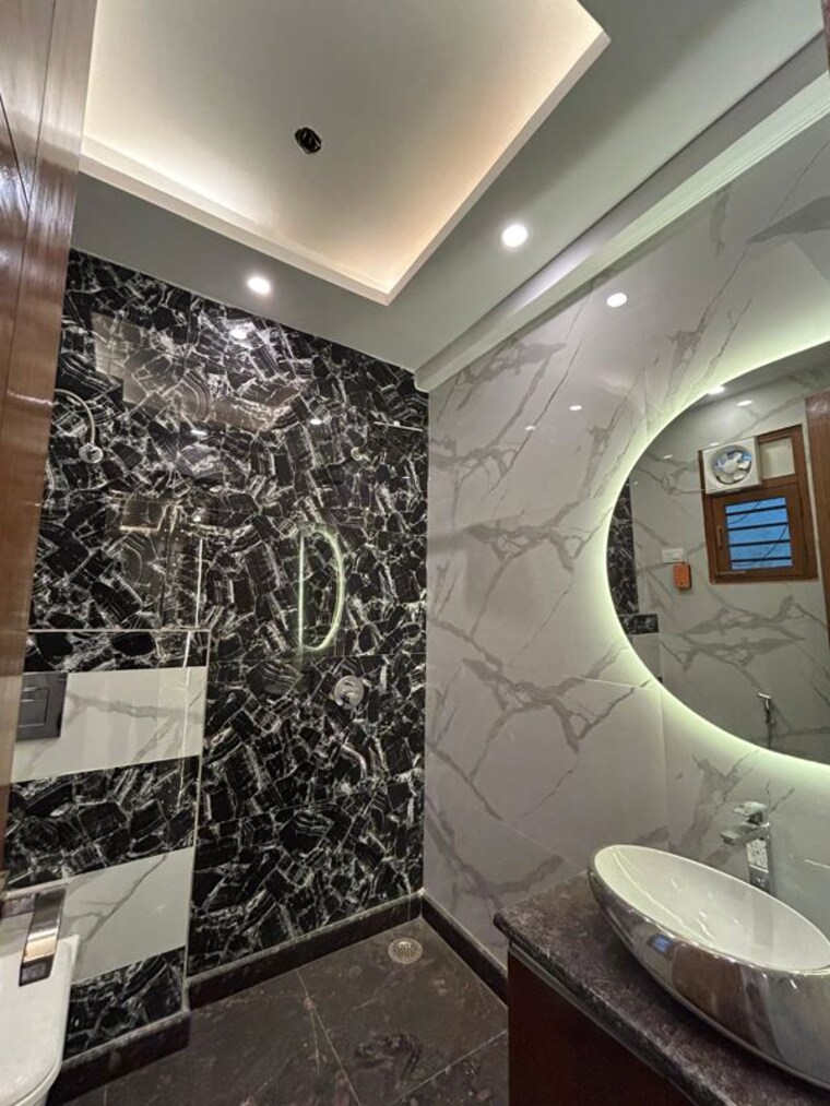 Team Area, ashoka enclave 4 Bedroom 3000 Sq.Ft. Builder Floor In Ashoka Enclave Faridabad 10438046