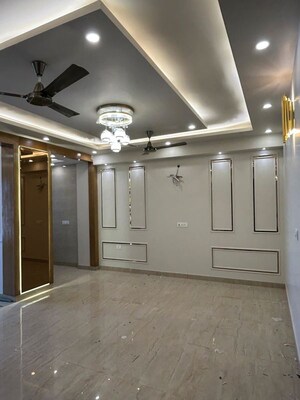 Room in 4 BHK Builder Floor at Ashoka Enclave – for Rent