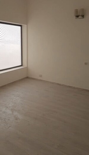 Room in 4 BHK Apartment at Ireo Skyon, Sector 60 – for Sale