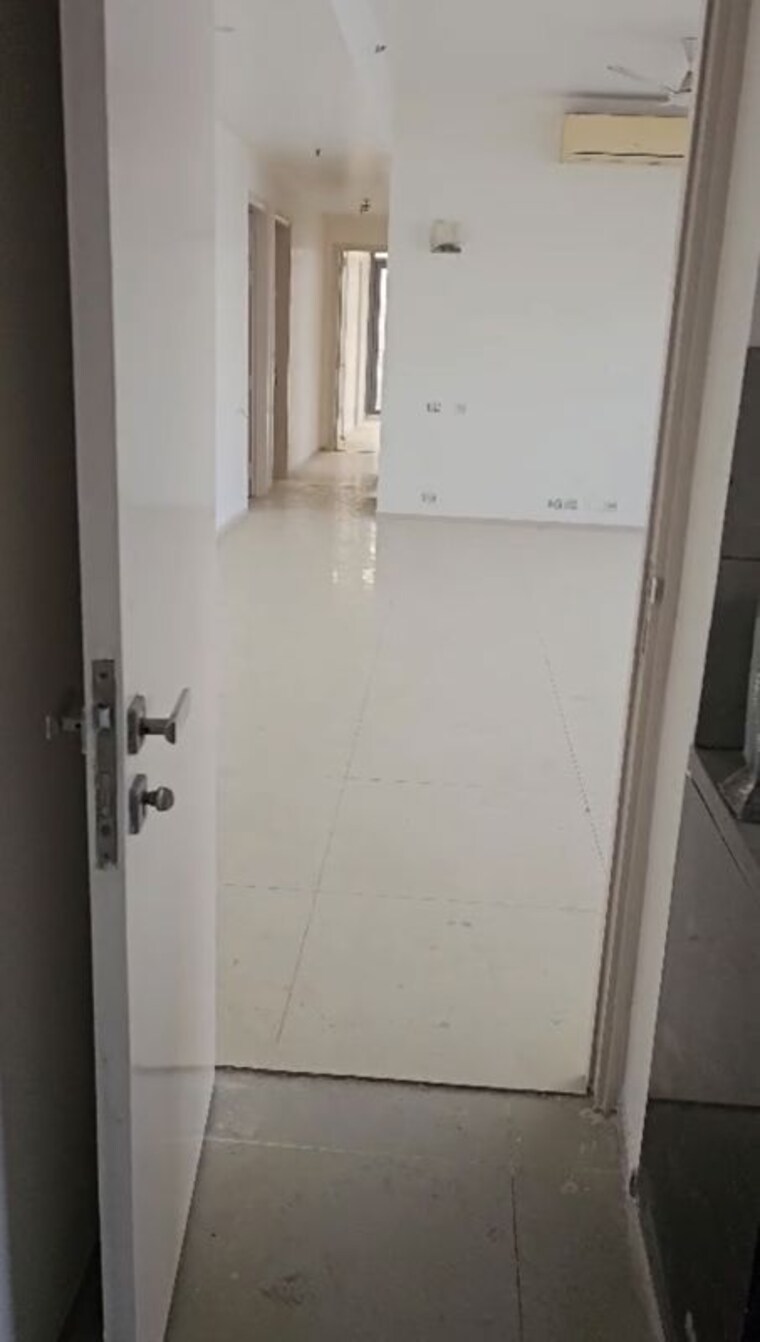 Bathroom, ireo-skyon 4 Bedroom 2850 Sq.Ft. Apartment In Sector 60 Gurgaon 10437992