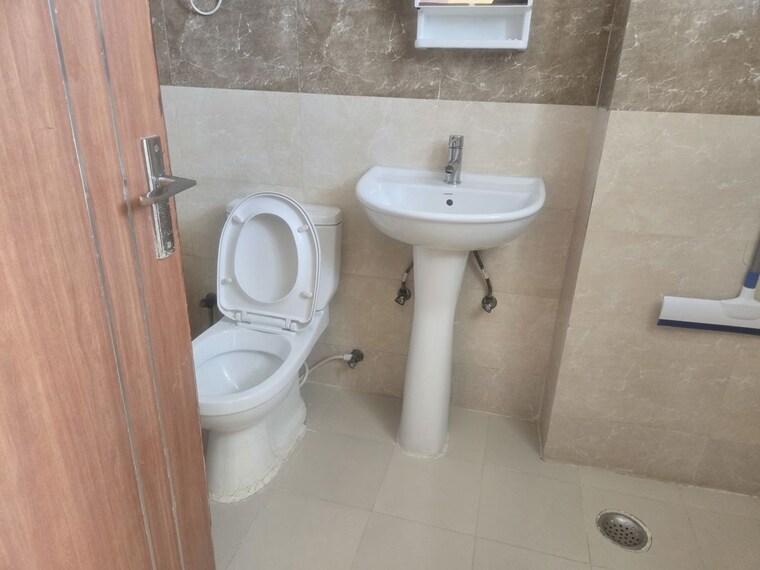 Bathroom, supertech-ecociti 2 Bedroom 1082 Sq.Ft. Apartment In Sector 137 Noida 10137354