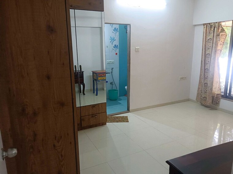 Bathroom, deepak-daffodils 3 Bedroom 1200 Sq.Ft. Apartment In Andheri East Mumbai 10438052
