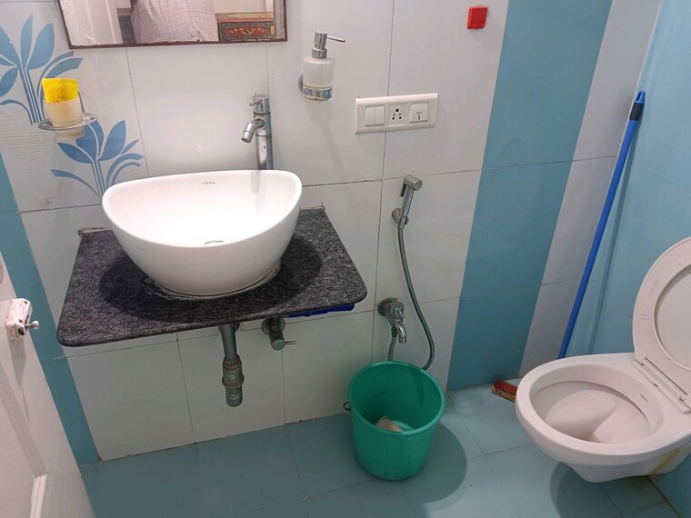 Bathroom, deepak-daffodils 3 Bedroom 1200 Sq.Ft. Apartment In Andheri East Mumbai 10438052