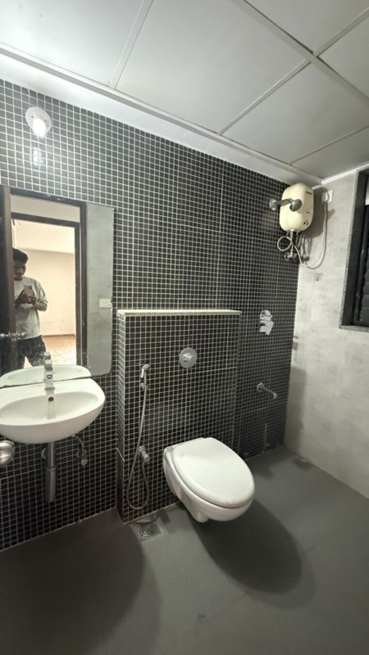 Bathroom, lodha-lakeshore-greens 2 Bedroom 734 Sq.Ft. Apartment In Dombivli East Thane 10438080