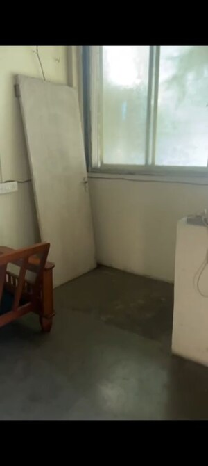 Room in 2.5 BHK Apartment at Prabhat Apartment, Prabhat Road – for Rent