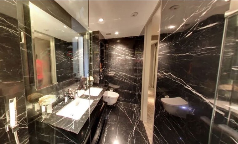 Bathroom, lodha-worli 2 Bedroom 800 Sq.Ft. Apartment In Worli Mumbai 10438093