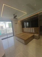 4 BHK + Pooja Room,Servant Room 500 Sq.Yd. Builder Floor in Sector 10