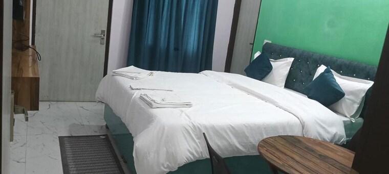 Bedroom, upsidc site c 6+ Bedroom 200 Sq.Mt. Independent House In Upsidc Site C Greater Noida 10438127