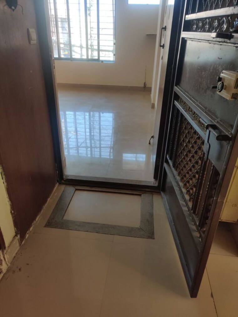 Balcony, everest-countryside-petunia 1.5 Bedroom 730 Sq.Ft. Apartment In Kasarvadavali Thane 10438075
