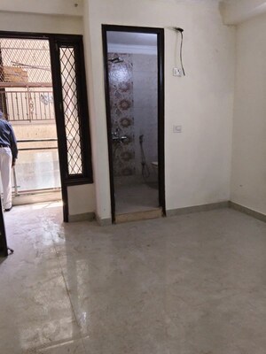 Room in 2 BHK Builder Floor at Mehrauli – for Sale
