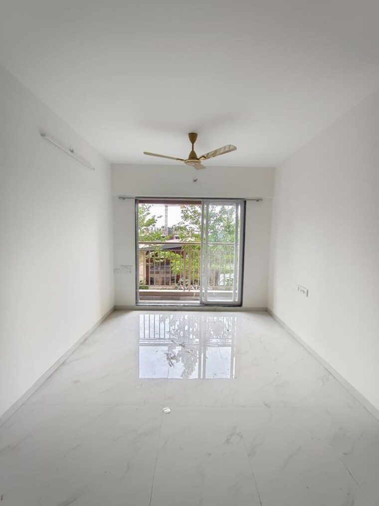 Room, raunak-unnathi-woods-phase-7-a-and-b 1 Bedroom 400 Sq.Ft. Apartment In Ghodbunder Road Thane 10438148