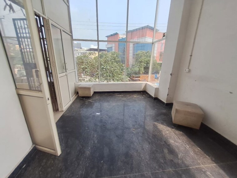 Balcony, sector 63 Commercial Warehouse 3200 Sq.Ft. In Sector 63 Noida 10438060