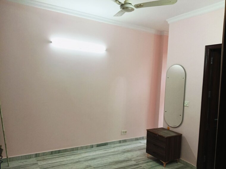 Room, chittaranjan park 3 Bedroom 1125 Sq.Ft. Builder Floor In Chittaranjan Park Delhi 10438116