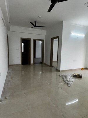 Room in 3 BHK Apartment at ATS Happy Trails, Sector 10 Greater Noida – for Rent