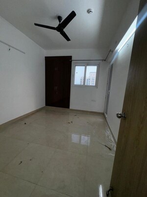 Room in 3 BHK Apartment at ATS Happy Trails, Sector 10 Greater Noida – for Rent